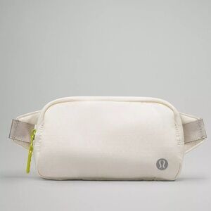NWT Lululemon Everywhere Belt Bag Mini